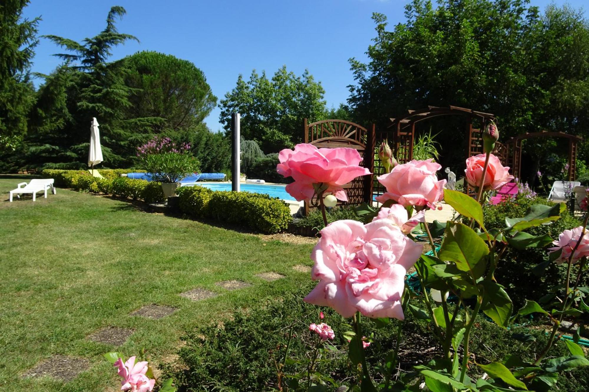 Suite Privee Dans Spacieuse Maison Du Perigord, Avec Piscine Bergerac Eksteriør billede